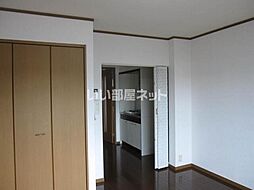 グランミュール 103 1階1Kのリビング/ダイニング