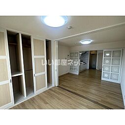 シャングリラ高松 213 2階2DKのリビング/ダイニング