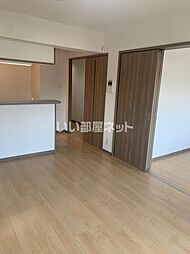 セブン・セブン都北 405 4階2LDKのリビング/ダイニング