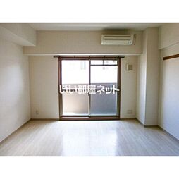 ルトゥール 403 4階1DKのリビング/ダイニング