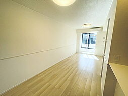 エアリー・グレイス　III 104 1階1LDKのリビング/ダイニング