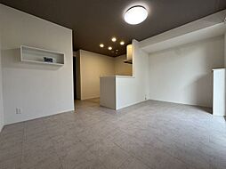 La Maison 塚口 302 3階1LDKのリビング/ダイニング