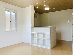 ファミーユ 101 1階3LDKのリビング/ダイニング