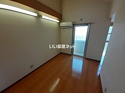 Le Grand Bleu 203 2階ワンルームのリビング/ダイニング