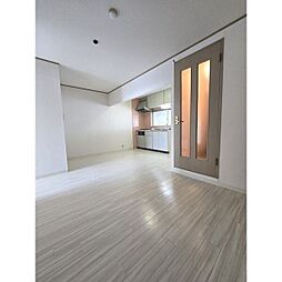 ボンアーデル壱番館 402 4階2LDKのリビング/ダイニング