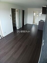 ラ・カシェット新宿 C 1階1LDKのリビング/ダイニング