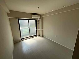 アシンメトリー三田 1階1Kのリビング/ダイニング