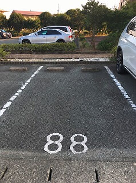 27 / 35