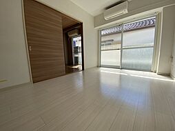 サンライズ市川 103 1階1LDKのリビング/ダイニング