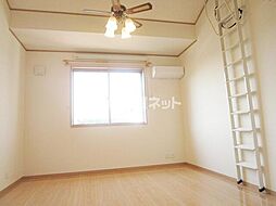 ハーランエステート 202 2階1Kのリビング/ダイニング