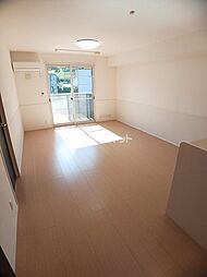 アベニュー中山II 102 1階1LDKのリビング/ダイニング