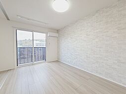 ソレイユ・ルヴァン古志原 205 1階1LDKのリビング/ダイニング