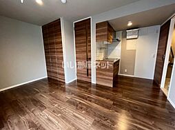 Ｙ’ｓ　Ｐｒｅｓｉｏｕｓ　IX 105 2階ワンルームのリビング/ダイニング