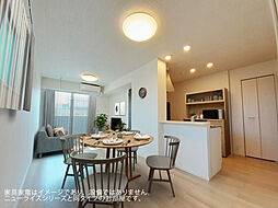 メリーレーヴ 106 1階1LDKのリビング/ダイニング