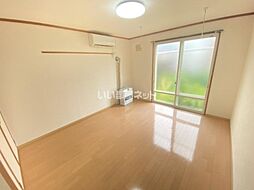 ファミリオII 101 1階1Kのリビング/ダイニング