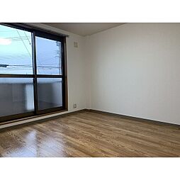 ラーナ 102 1階1Kのリビング/ダイニング