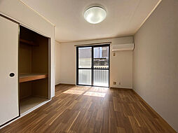 シャルマンハゴロモB棟 101 1階1Kのリビング/ダイニング