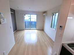 オー・ピュール　Ａ 205 2階ワンルームのリビング/ダイニング