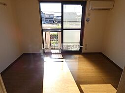 セントラルヒルズB 206 2階1Kのリビング/ダイニング