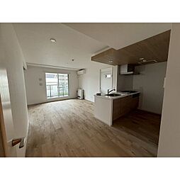 ヴィレッジ表参道 301 3階3LDKのリビング/ダイニング