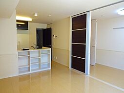 エルヴィータ　東館 102 1階1LDKのリビング/ダイニング