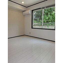 リジェール松波 102 1階ワンルームのリビング/ダイニング