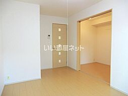 アリーヴィオIIIサウス 102 1階1SKのリビング/ダイニング