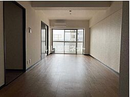 クレスト三郷 5B 5階2LDKのリビング/ダイニング