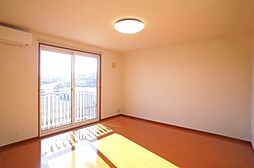 ヴィラージュ室小路 202 2階2LDKのリビング/ダイニング