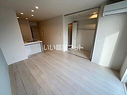 フロイデスプリング 206 2階1LDKのリビング/ダイニング