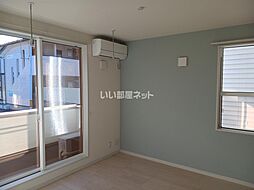 メゾン・フルール 101 1階1LDKのリビング/ダイニング