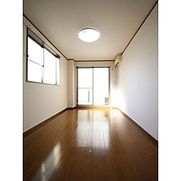 アンプルールフェールイル・ヴィラージュ 301 3階1Kのリビング/ダイニング