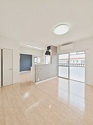 マッサム西持田1号館 201 2階1LDKのリビング/ダイニング