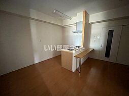 アーバン富田町 502 5階1LDKのリビング/ダイニング