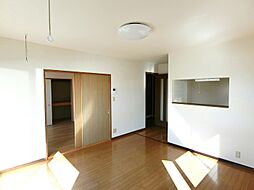 グリューネ二木 201 2階2LDKのリビング/ダイニング