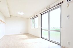 リッセンA A101 1階1LDKのリビング/ダイニング