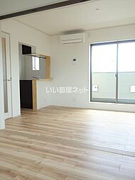 RYO-SUNRISE 101 1階1LDKのリビング/ダイニング