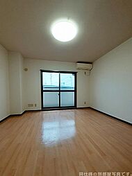 ロイヤルハートピア郷津B 402 4階1Kのリビング/ダイニング