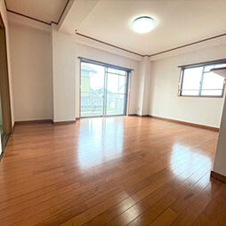 メゾンプチシャトー砂場 301 3階3LDKのリビング/ダイニング