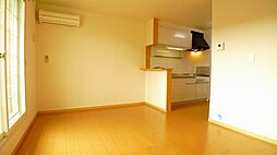 サニーホームズ 205 2階2LDKのリビング/ダイニング