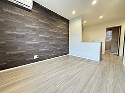 ＥｄｇｅＭｏｍｅｎｔ町村 102 1階1LDKのリビング/ダイニング