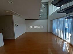 F COURT 402 3階2LDKのリビング/ダイニング