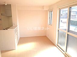 フローレス サクラ 101 1階2LDKのリビング/ダイニング