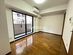 ロイヤルバーロン 702 7階1Kのリビング/ダイニング