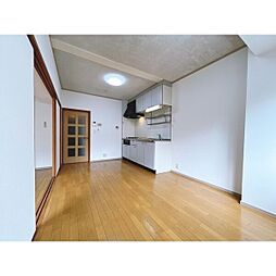 ヤマニハウス 302 3階2LDKのリビング/ダイニング