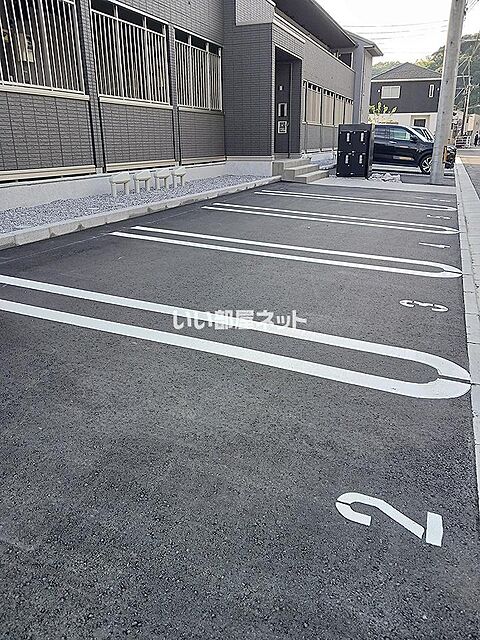 28 / 35