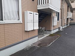 4 / 7