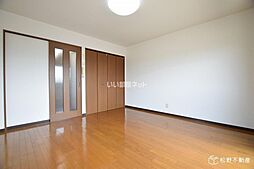 イノセントスクエア 106 1階1Kのリビング/ダイニング