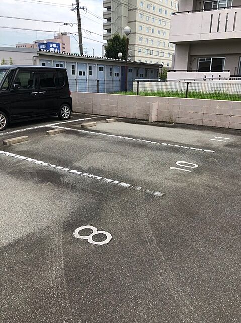 28 / 35