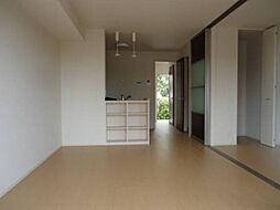 メゾン・エトワール 102 1階1LDKのリビング/ダイニング